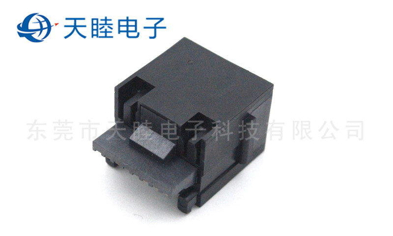 8P8C全塑180度直立式带边RJ45连接器